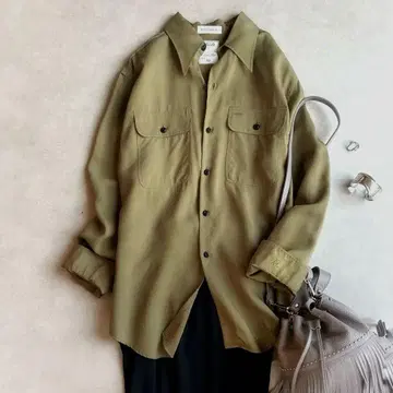 새상품급 MADISONBLUE 매디슨 블루//HAMPTON 셔츠 카키
