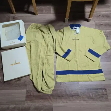 트루사르디 셋업 M 사이즈 일본제