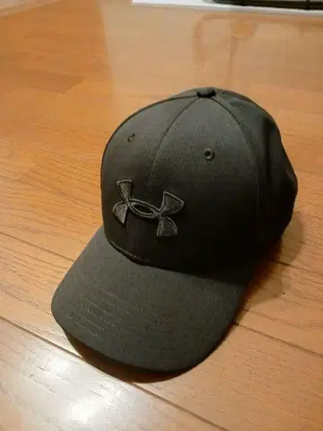 언더아머 블랙 캡 L 사이즈