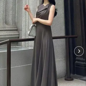 JUNOAH 드레이프 플레어 원피스