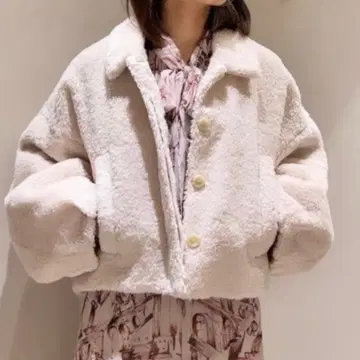 SNIDEL 스나이델 Sustainable 보아 숏코트
