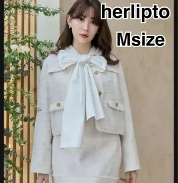 새상품급 Silky White Tweed Jacket & skirt