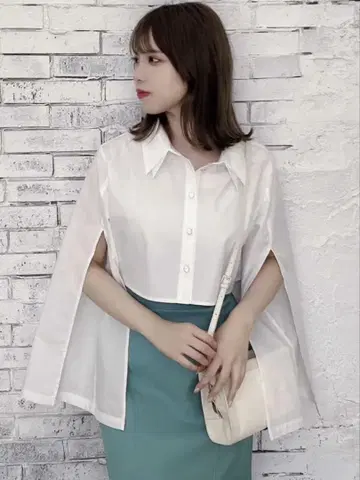 dazzlin 슬릿 슬리브 크롭 셔츠
