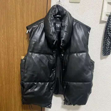 ZARA 블랙 다운 자켓