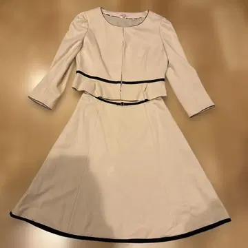 TOCCA 아이보리 정장 세트 6
