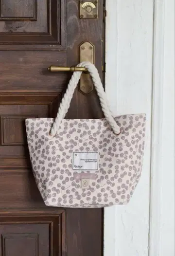 Herlipto Cherry Tote Bag pale mauve
