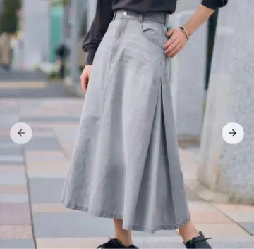 COHINA 사이드턱 플레어 데님 스커트