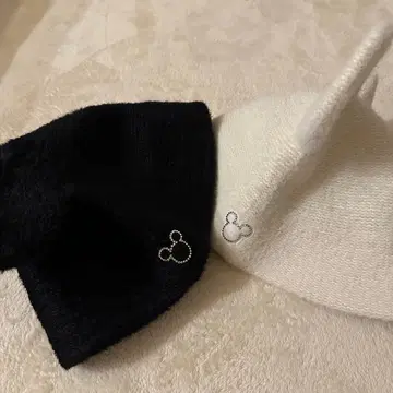 미키마우스 니트 귀도리 모자 세트 (블랙 화이트)