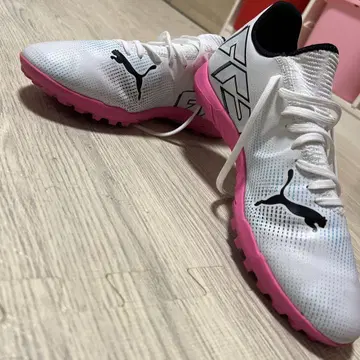 PUMA 퓨처 7 플레이 TT 축구 스니커즈