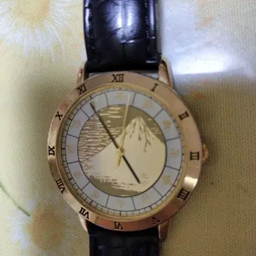 후지산 디자인 쿼츠 손목시계