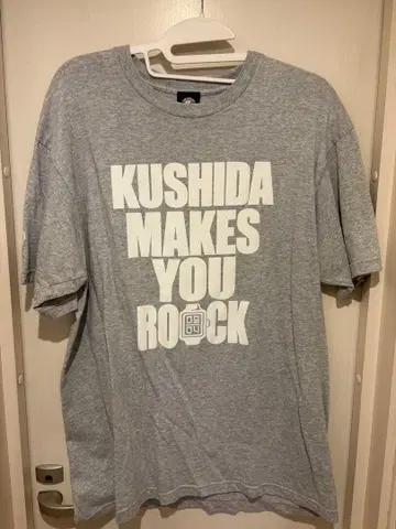 KUSHIDA MAKES YOU ROCK 그레이 티셔츠 XL