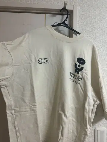 ZARA T셔츠 M 크림색