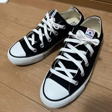 CONVERSE 블랙 스니커즈