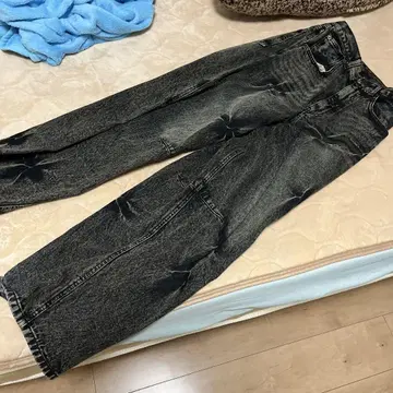 데미지 가공 블랙 와이드 레그 데님