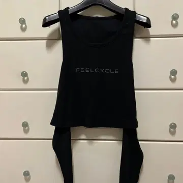 FEELCYCLE 블랙 탱크탑