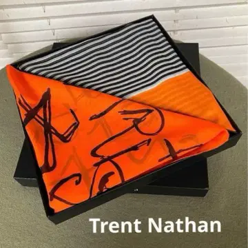새상품! 박스형 Trent Nathan 디자이너 스카프 2개 세트