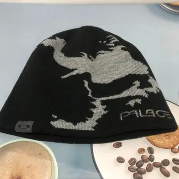 palace oakley beanie black 비니