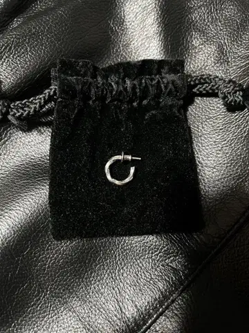CRIMIE 귀걸이 한쪽용