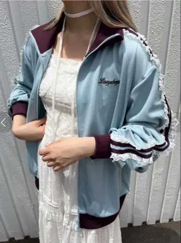 WC 프릴 레이스 라인 저리 트랙 자켓