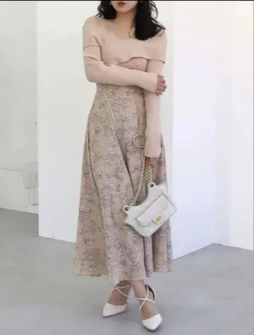 로얄 파티 오프숄더 도킹 플라워 원피스