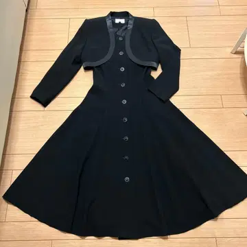 끌로에 블랙 원피스 수트 숏 자켓 포함