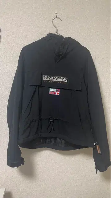 NAPAPIJRI 아노락 후드티 짧은 기장