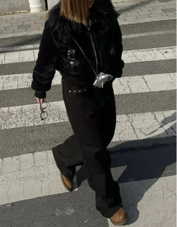 다이브 아웃 블랙 데님 와이드 레그 팬츠