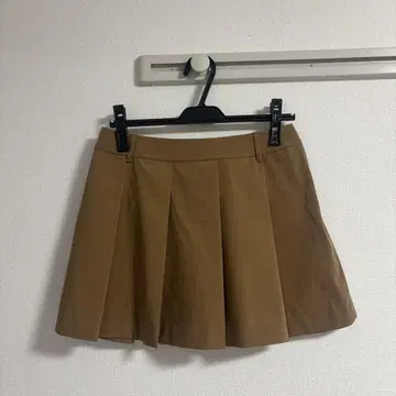 UNIQLO 플리츠 스코트 브라운 S