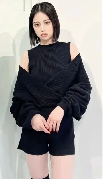 GYDA 암 개더 레이어드 니트 올인원 블랙