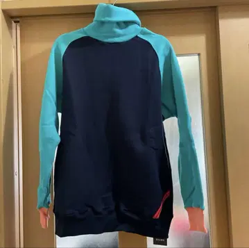 핑거린 x BEAMS 맨투맨