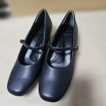 ABC마트 셀렉 스트랩 펌프스 24cm 블랙 컬러