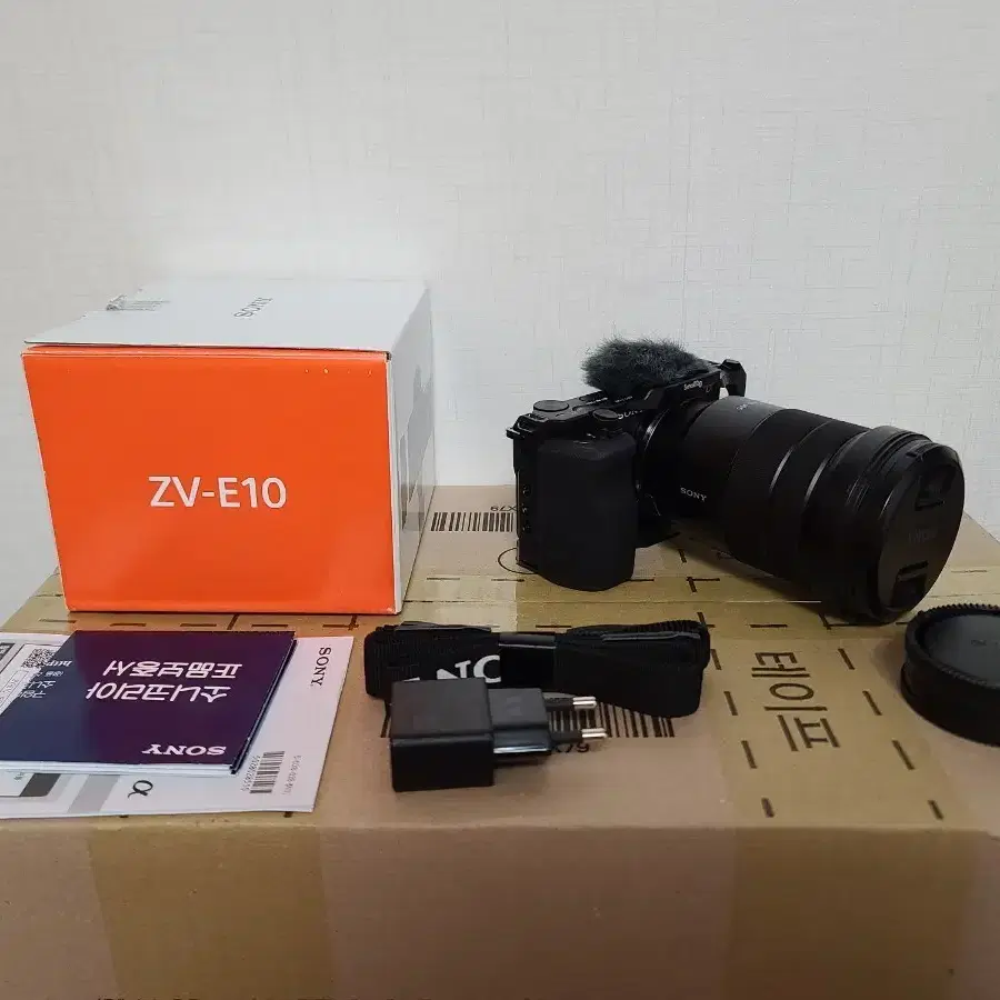 Sony ZV-E10 + Sony 18-105 lens