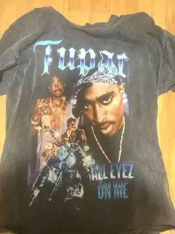 Tupac 그래픽 T셔츠 M 사이즈 구제 의류