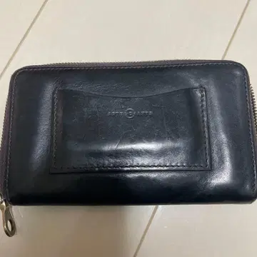 ARTS & CRAFTS 블랙 가죽 장지갑