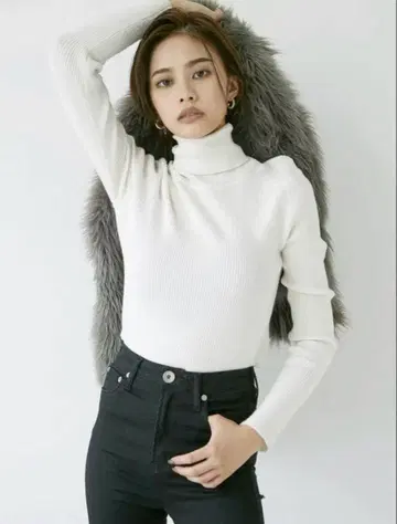 제이다 터틀넥 스웨터 화이트 블랙 세트 새상품