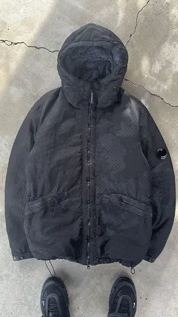 컨디션 최상 C.P. Company Bossed Hooded Jacket