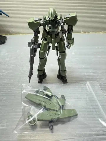 HG 철혈의 오펀스 1/144 그레이즈 일반기/지휘관기 완성품