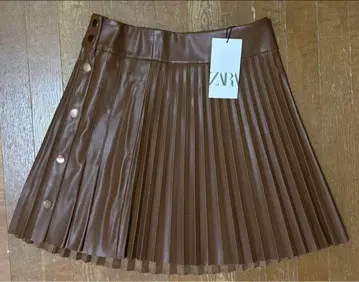 ZARA 인조 가죽 플리츠 미니 스커트
