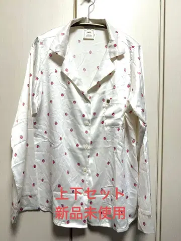 젤라피케 이치고 패턴 새틴 파자마 상하의 세트