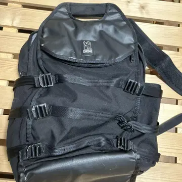 CHROME 블랙 백팩