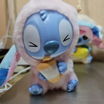 스티치 봉제 인형