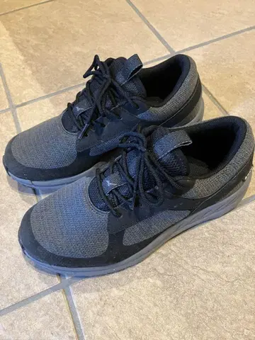 미즈노 워킹화 스카이 서프 25.5cm