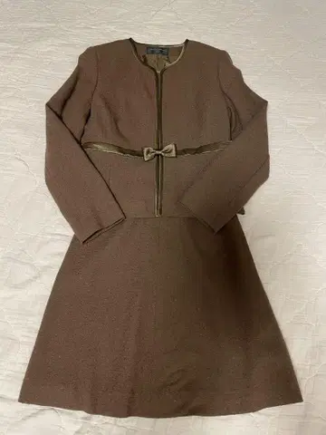 미사용에 가까운 새상품급 츠지무라 쇼조 수트 9 브라운