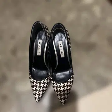 다이애나 펌프스