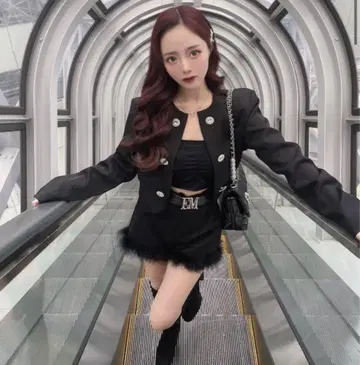 밑단 퍼 하이웨스트 숏팬츠 elmyu