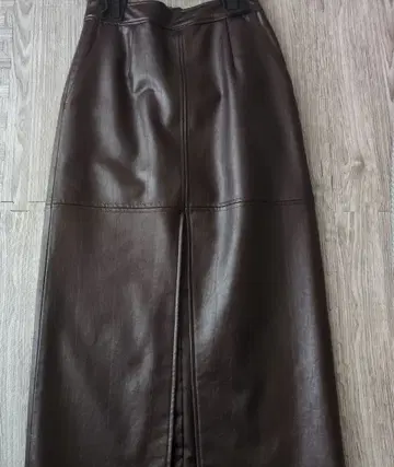 AMERI DEEP SLIT SYNTHETIC LEATHER SKIRT