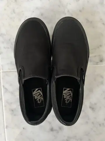 Vans 블랙 슬립온 스니커즈 22.5cm