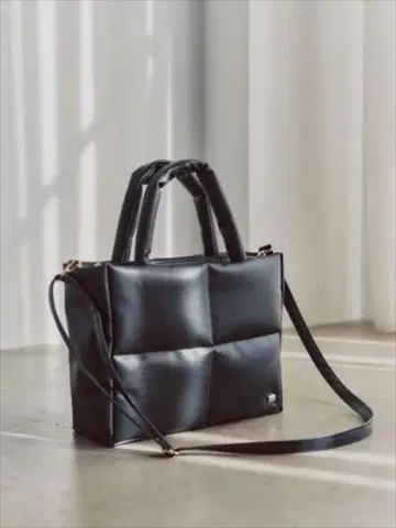 LA BAGAGERIE 가죽 느낌 퀼팅 토트백 BOOK