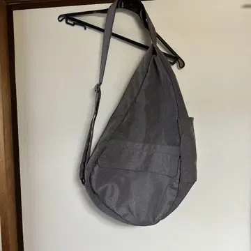 HEALTHY BACK BAG 텍스처드 나일론 M 사이즈 그래파이트