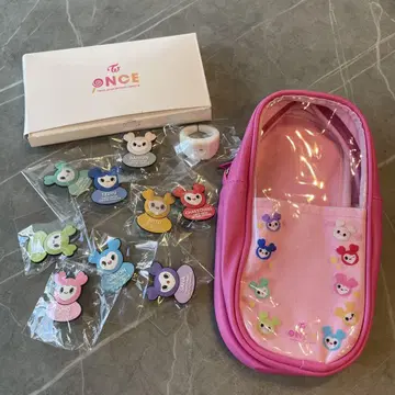TWICE 펜 케이스 핀 배지 세트